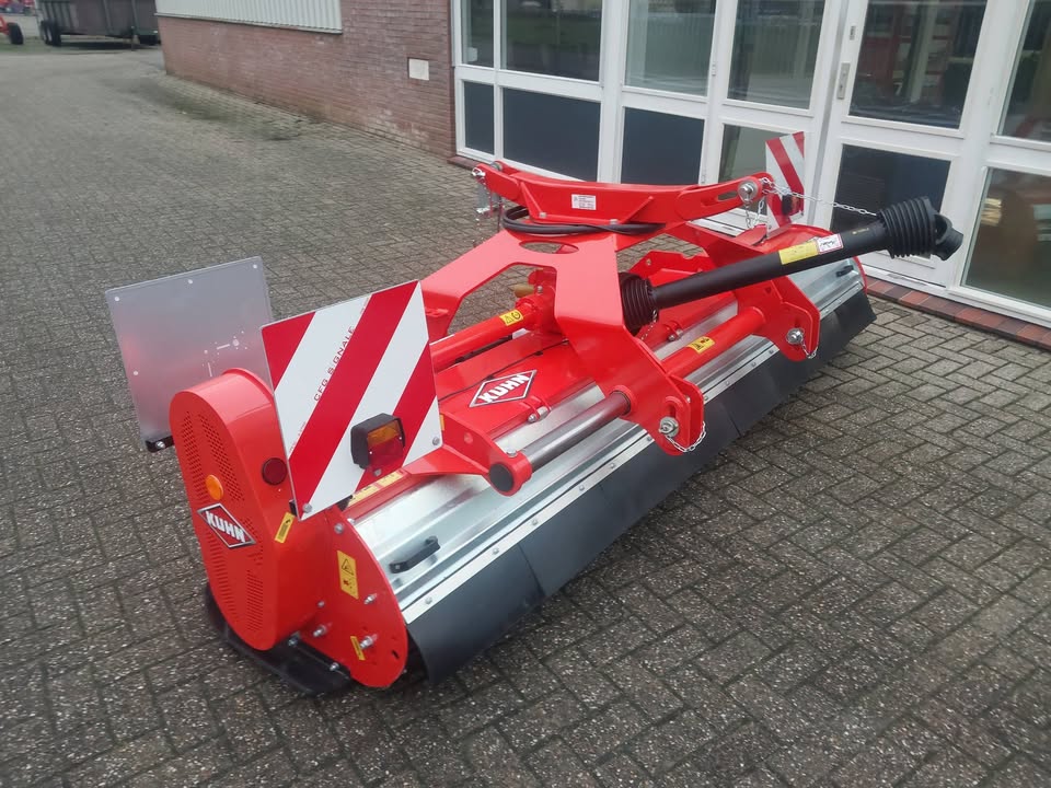  Deze nieuwe Kuhn klepelmaaier type
