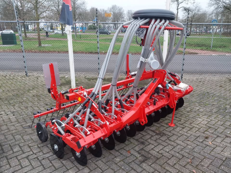  Deze nieuwe Kuhn zaaibalk type BTF