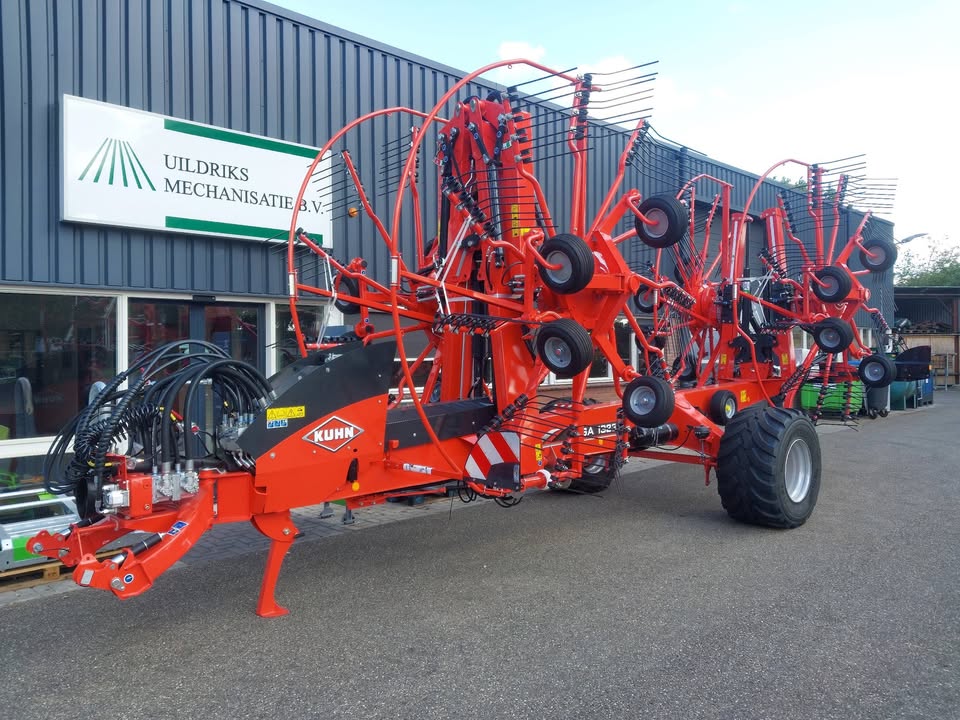  Deze nieuwe Kuhn 4 rotor hark type