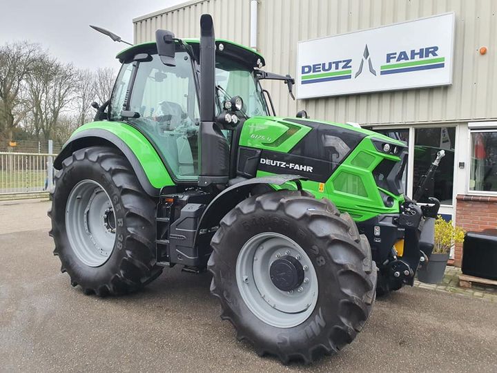 Productie Herstellen Verrast Nieuwe Deutz-Fahr trekker - Uildriks Mechanisatie gevestigd in Assen en  Pesse