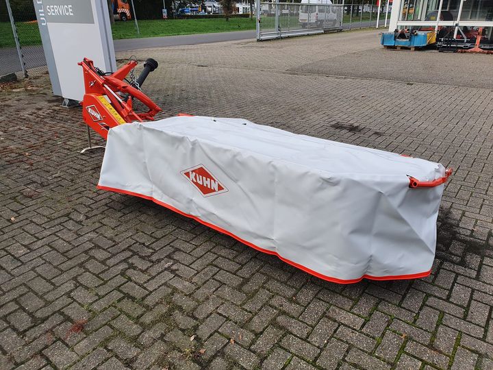  De eerste Kuhn hooibouw machine voor