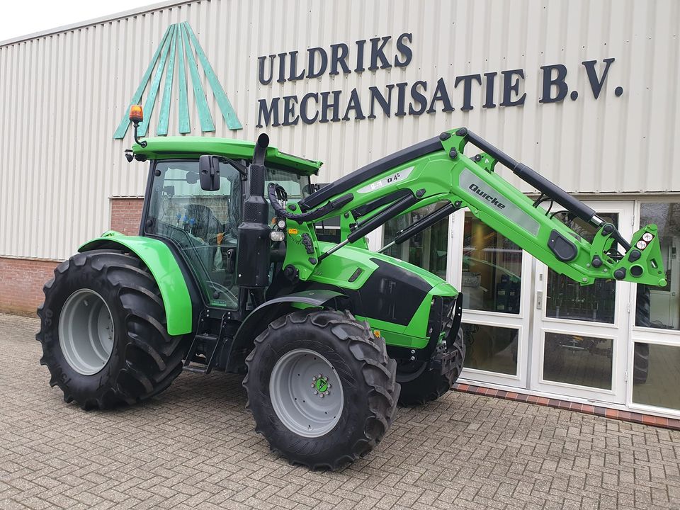  Deze nog bijna nieuwe Deutz-Fahr