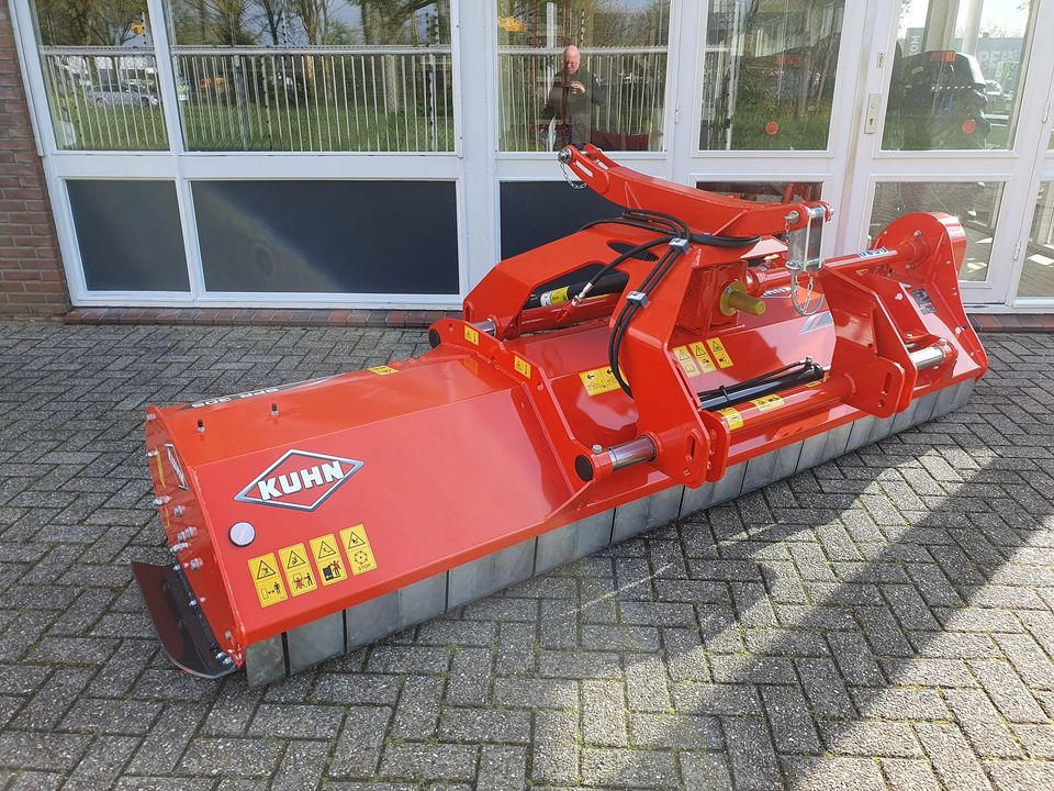  Deze nieuwe Kuhn klepelmaaier type